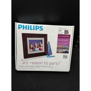 Philips 7" Home Essentials Digital Photo frame SPF3407D/G7 Brown Wood Finish